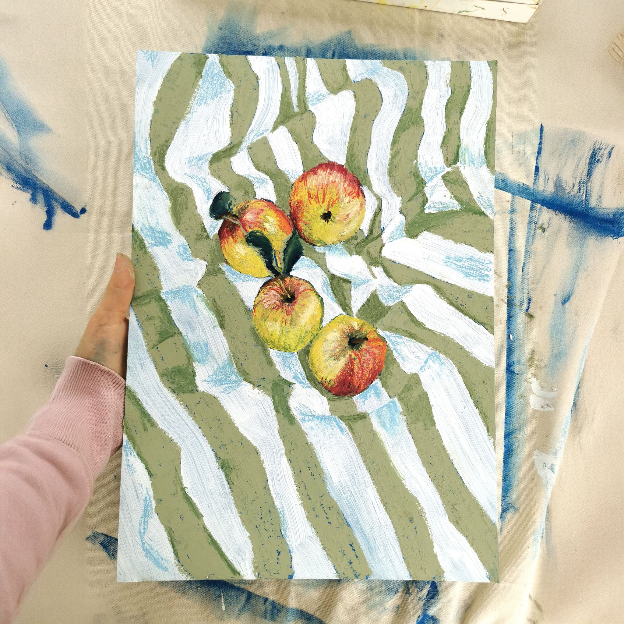 Apple with striped cloth, Original